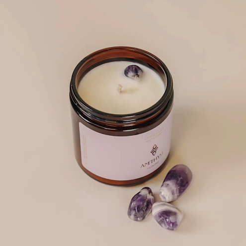 Amber and sandalwood crystal candle with Amethyst stone for healing and relaxation, hand-poured soy wax