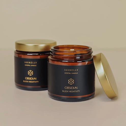 Coconut and vanilla crystal candle with Obsidian for protection, hand-poured in small batches with natural soy wax
