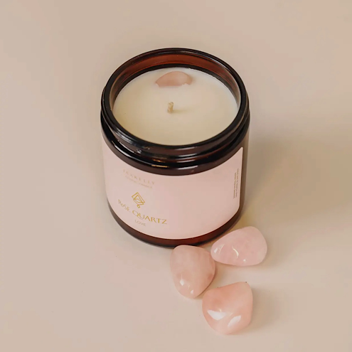 Vanilla-scented soy candle with Rose Quartz crystal for love and self-care, handcrafted and toxin-free
